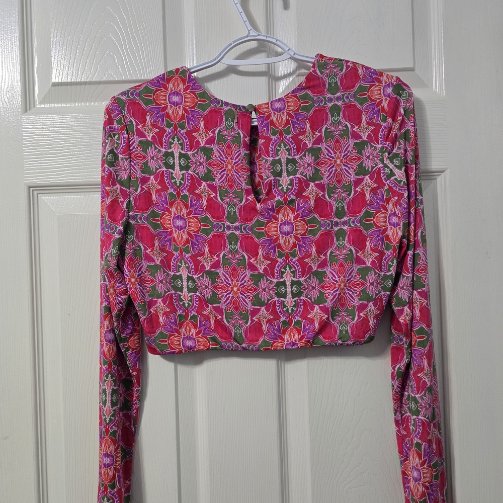 Misa Los Angeles Pink and Silver Graphic Crop Blouse 1068 - Picture 3 of 4